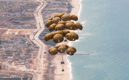 German Air Force drops 4 tons of food on Gaza Strip