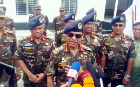 নড়াইলে বিদায়ী অনুষ্ঠানে স্মৃতিচারণ করলেন সেনাপ্রধান