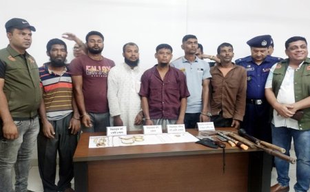 জুয়েলার্স মালিকসহ ৬ ডাকাত গ্রেফতার, স্বর্ণালংকার উদ্ধার