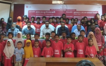 সুবিধাবঞ্চিত শিক্ষার্থীদের শিক্ষাদান ও শিক্ষণ উপকরণ সহায়তা