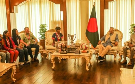 Bangladesh Chief Adviser accords reception to SAFF winning team