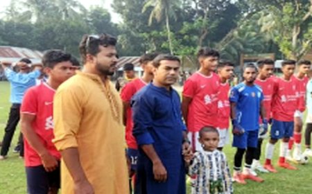 লোহাগড়ায় ১৬ দলীয় ফুটবল টুর্নামেন্ট উদ্বোধন