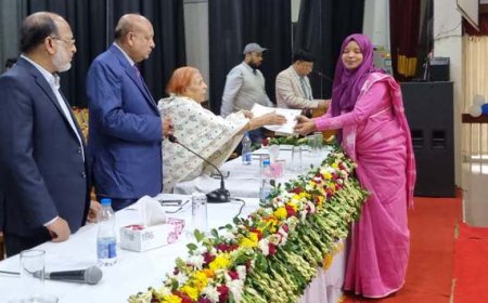বাকৃবিতে ৫ জন গবেষককে বিএসএ অ্যাওয়ার্ড প্রদান