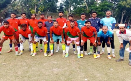 লোহাগড়ায় ১৬ দলীয় ফুটবলের ফাইনাল খেলা অনুষ্ঠিত