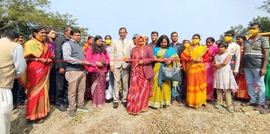 নড়াইলে মহাশ্মশান পুকুর পুনঃখনন কার্যক্রমের উদ্বোধন