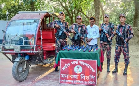 পৃথক অভিযানে ইজিবাইক ও দুই মাদক চোরাচালানী আটক