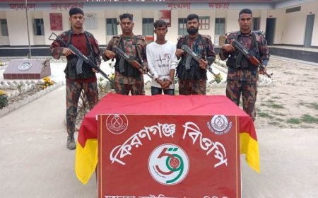 সীমান্তে মাদক হস্তান্তরের সময় ভারতীয় চোরাকারবারি আটক