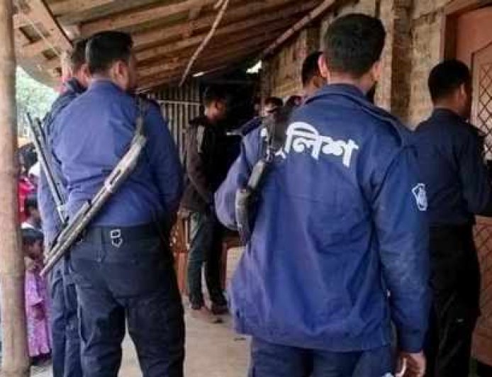 যুবলীগ নেতার সাথে ওসির বৈঠক, প্রতিবাদে সংবাদ সম্মেলন 
