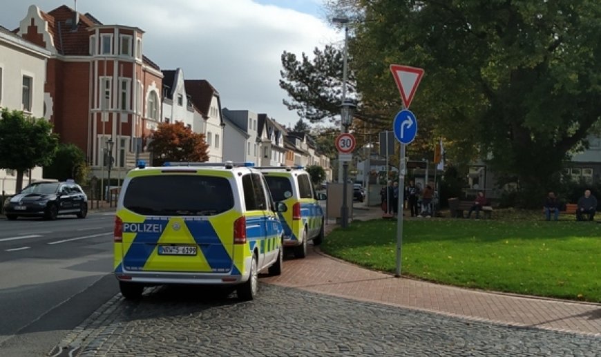 Auto fährt in Menschenmenge - mindestens zwei Tote