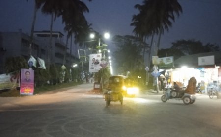 বাকৃবি শিক্ষার্থীকে ছুরিকাঘাতের চেষ্টা দোকানির, প্রতিবাদে বিক্ষোভ