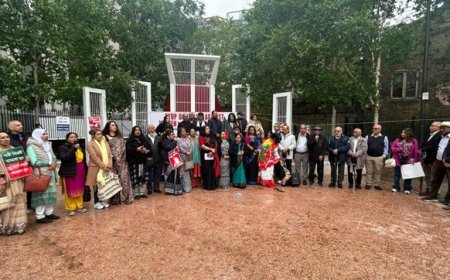 লন্ডনে 'নারী নির্যাতন প্রতিবাদী মঞ্চ' এর অনুষ্ঠান