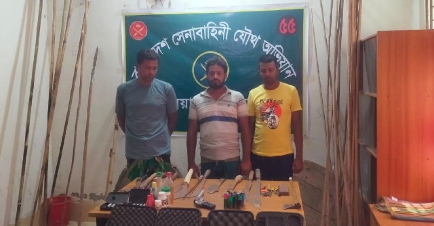 যৌথবাহিনীর অভিযানে ইউপি সদস্যসহ আটক ৩, অস্ত্র উদ্ধার