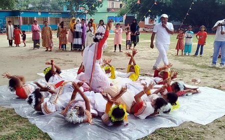 নড়াইলে ঈদ আনন্দে ক্রিকেট ও ফুটবল খেললেন বয়োবৃদ্ধরা!