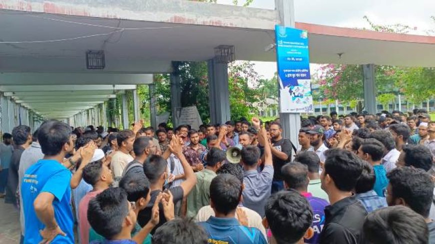 আর বাতিল নয়, এবার কম্বাইন্ড ডিগ্রি চান পশুপালনের শিক্ষার্থীরা