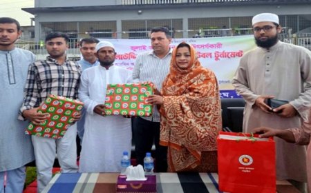 জুলাই গণঅভ্যুত্থানে নিহত পরিবারের মাঝে উপহারসামগ্রী প্রদান