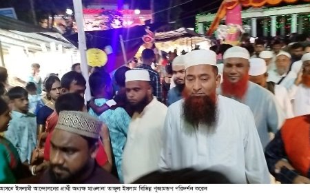 ইসলামী আন্দোলনের প্রার্থী তাজুলের পূজামন্ডপ পরিদর্শন