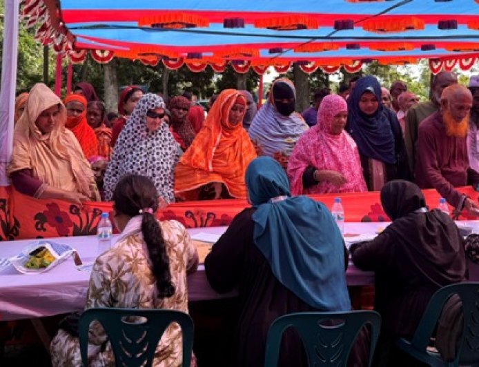 নড়াইলে বিনামূল্যে চিকিৎসা সেবা ও ওষুধ প্রদান