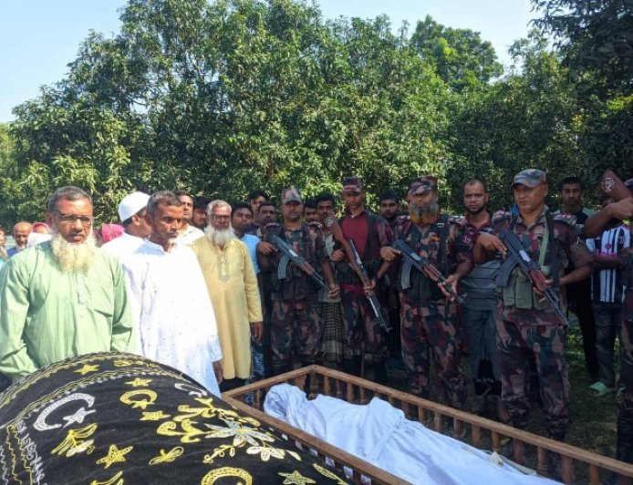 মৃত ভারতীয় নারীর লাশ আত্মীয়দের দেখালো বিজিবি-বিএসএফ