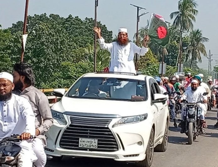 হাতপাখার প্রার্থী তাজুল ইসলামের মোটরসাইকেল শোভাযাত্রা