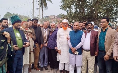 নড়াইল-২ আসনে বিএনপি প্রার্থী মনিরুলের মনোনয়নপত্র সংগ্রহ
