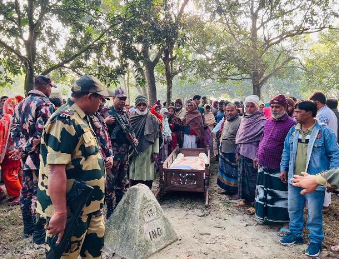 সীমান্তের শূন্য লাইনে আত্মীয়ের মৃতদেহ দেখার সুযোগ মিলল