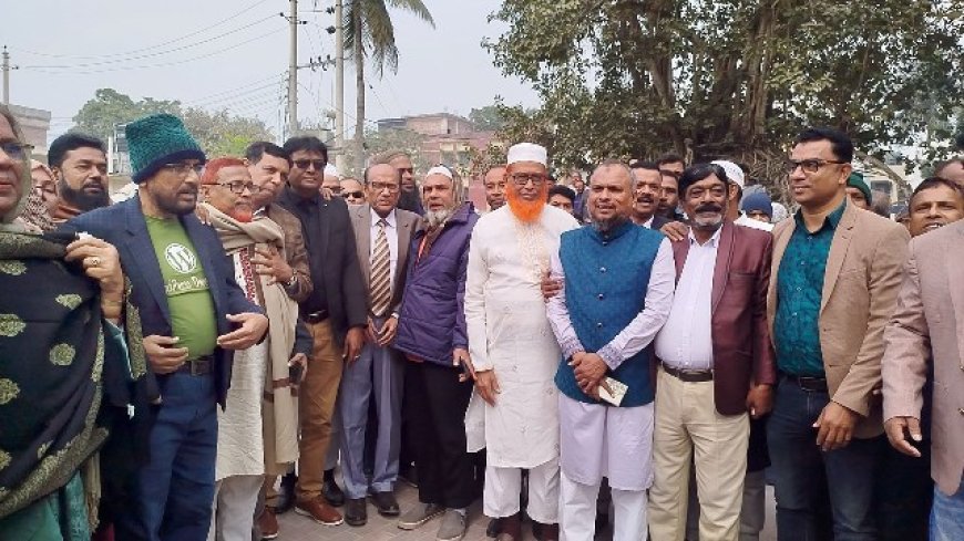 নড়াইল-২ আসনে বিএনপি প্রার্থী মনিরুলের মনোনয়নপত্র সংগ্রহ