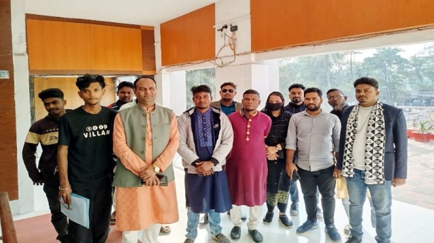 নড়াইল-১ আসনে এনসিপি নেতা উজ্জ্বলের মনোনয়নপত্র সংগ্রহ