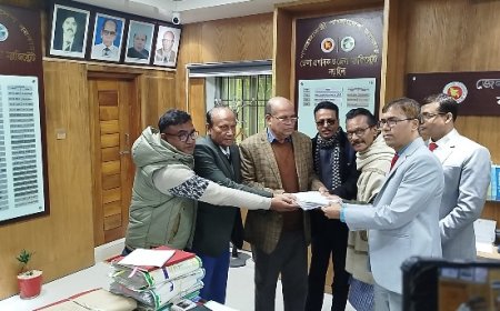 নড়াইল-২ আসনে বিএনপি প্রার্থী ফরহাদের মনোনয়নপত্র দাখিল