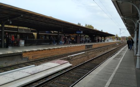 Teenager dies from electric shock at Berlin underground station
