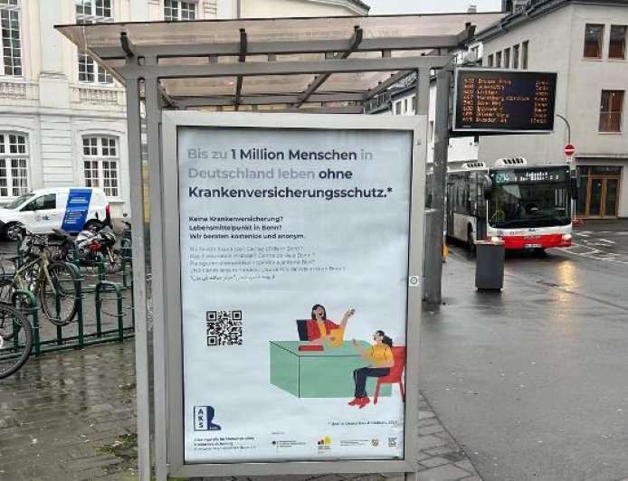 Plakatkampagne in Bonn: Hilfe für Menschen ohne Krankenversicherung sichtbar machen