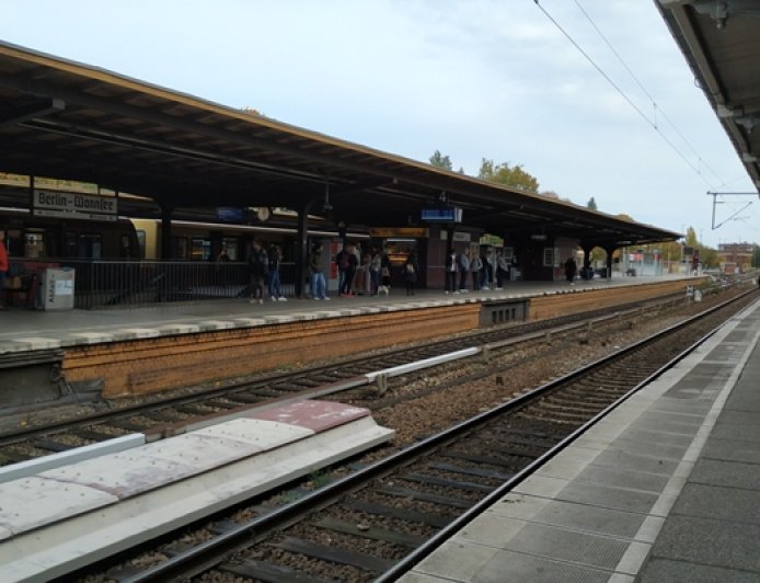 Teenager dies from electric shock at Berlin underground station