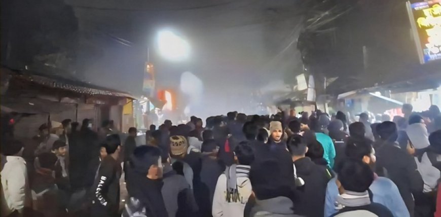 মধ্যরাতে বাকৃবিতে শিক্ষার্থীদের ওপর স্থানীয়দের হামলা, আহত ৫