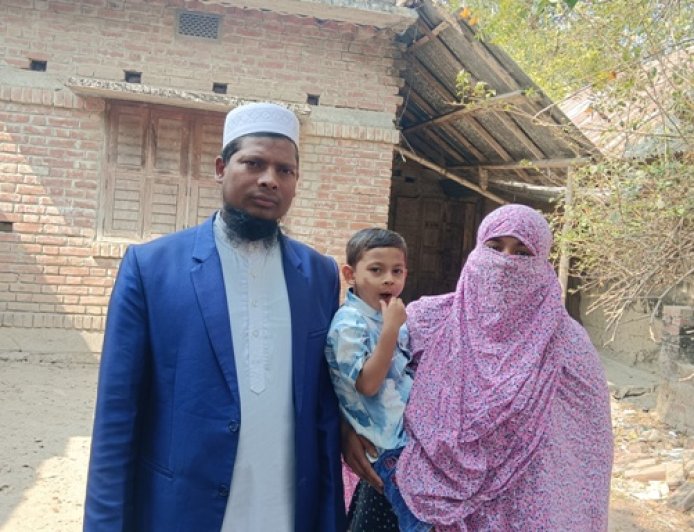 গোমস্তাপুরে মব সৃষ্টি করে জামায়াত কর্মিকে মারধর  