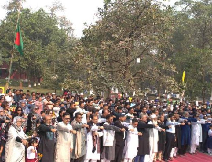 দিনব্যাপী কর্মসূচিতে বাকৃবিতে ভাষা শহীদদের স্মরণ