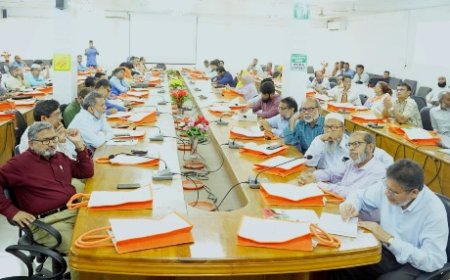 দেশীয় ছত্রাক থেকে জৈব বালাইনাশক উদ্ভাবনে বাকৃবির উদ্যোগ