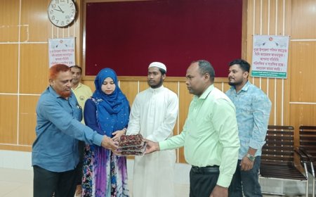 রহনপুর পৌরসভায় ভিজিএফ চাল বিতরণ কার্যক্রমের উদ্বোধন