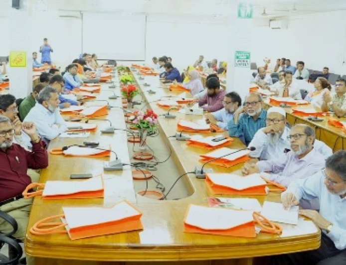 দেশীয় ছত্রাক থেকে জৈব বালাইনাশক উদ্ভাবনে বাকৃবির উদ্যোগ