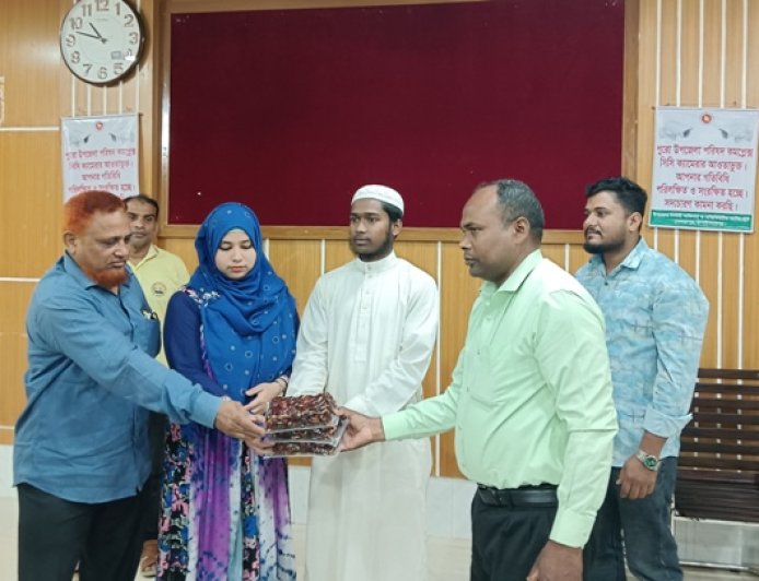 রহনপুর পৌরসভায় ভিজিএফ চাল বিতরণ কার্যক্রমের উদ্বোধন