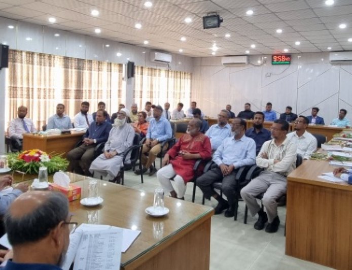 বাকৃবিতে কর্মকর্তাদের ২৮তম বুনিয়াদী প্রশিক্ষণ শুরু