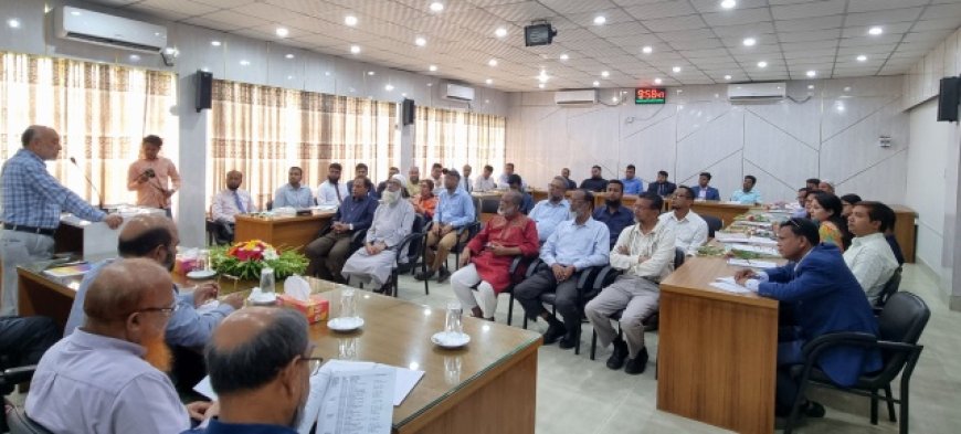 বাকৃবিতে কর্মকর্তাদের ২৮তম বুনিয়াদী প্রশিক্ষণ শুরু