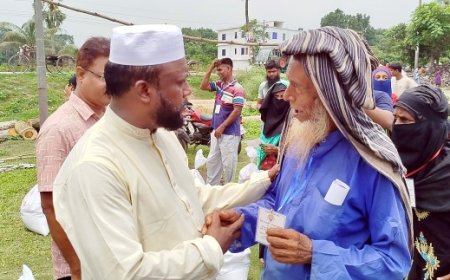 কাশিপুর ইউপি চেয়ারম্যান প্রার্থী আতিকুলের ঈদ উপহার বিতরণ