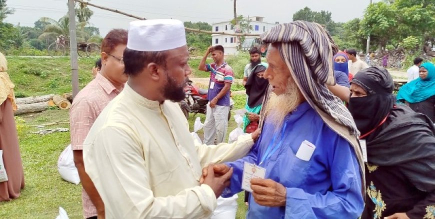 কাশিপুর ইউপি চেয়ারম্যান প্রার্থী আতিকুলের ঈদ উপহার বিতরণ