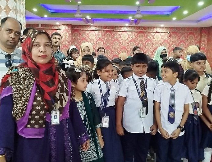 ১৪৩ জন কৃতি শিক্ষার্থীকে মেধাবৃত্তি ও সনদপত্র প্রদান