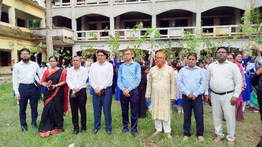 কিশোরীবান্ধব স্বাস্থ্যসেবা, গাছের চারা ও শিক্ষা উপকরণ বিতরণ
