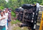 ট্রাক নিয়ন্ত্রণ হারিয়ে বসতঘরে, বড়বোন নিহত, ছোটবোন আহত