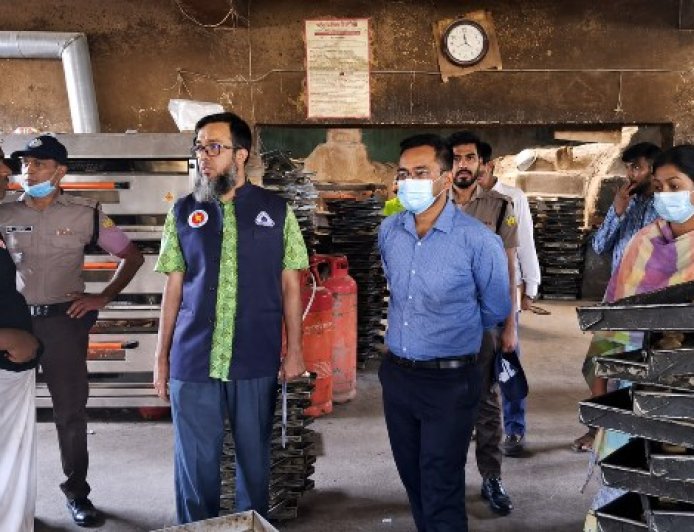 রাজশাহীর পবায় বিএসটিআই’র অনুমোদনহীন দুটি বেকারীকে জরিমানা