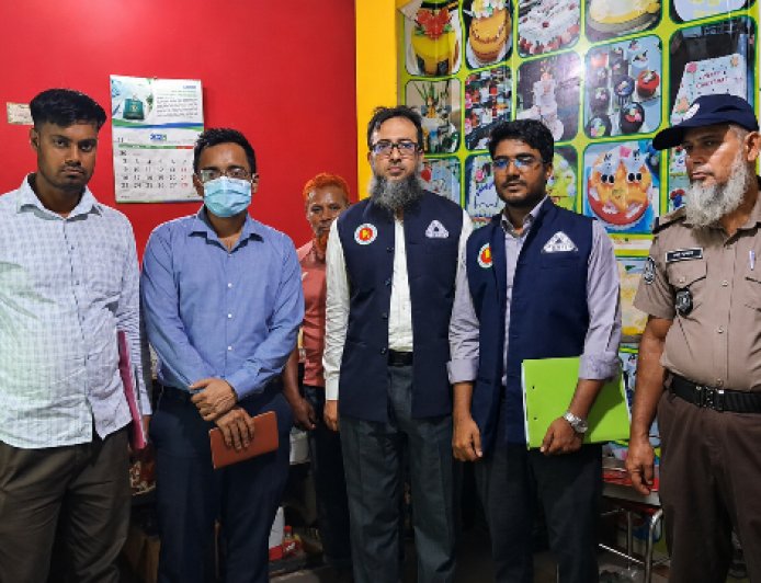 বিএসটিআই অনুমোদনহীন কেক উৎপাদনকারীকে জরিমানা