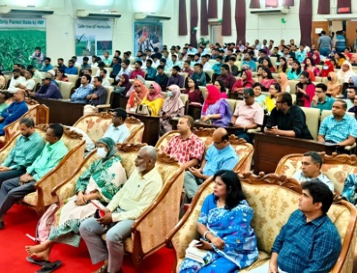 নবীনবরণের মাধ্যমে কম্বাইন্ড ডিগ্রীর প্রথম ব্যাচের যাত্রা শুরু 